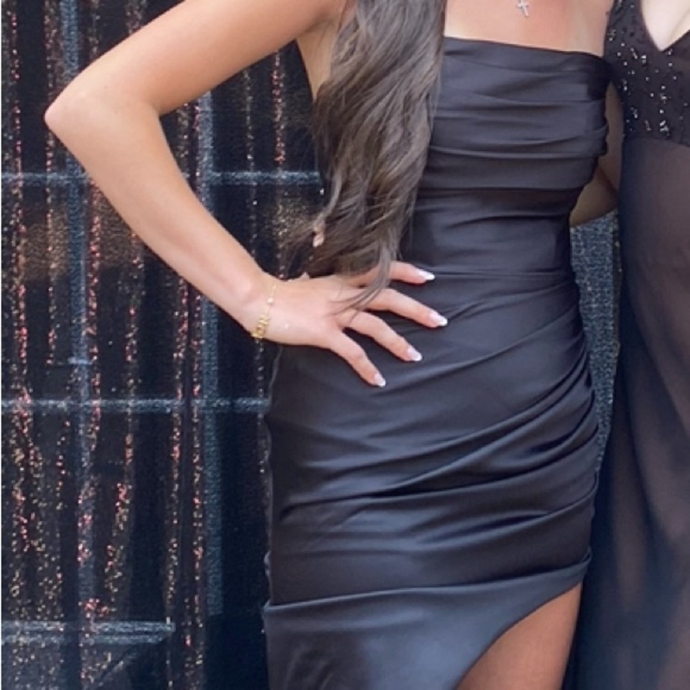Elegant Black Strapless Prom Dress - Picture 5 of 6